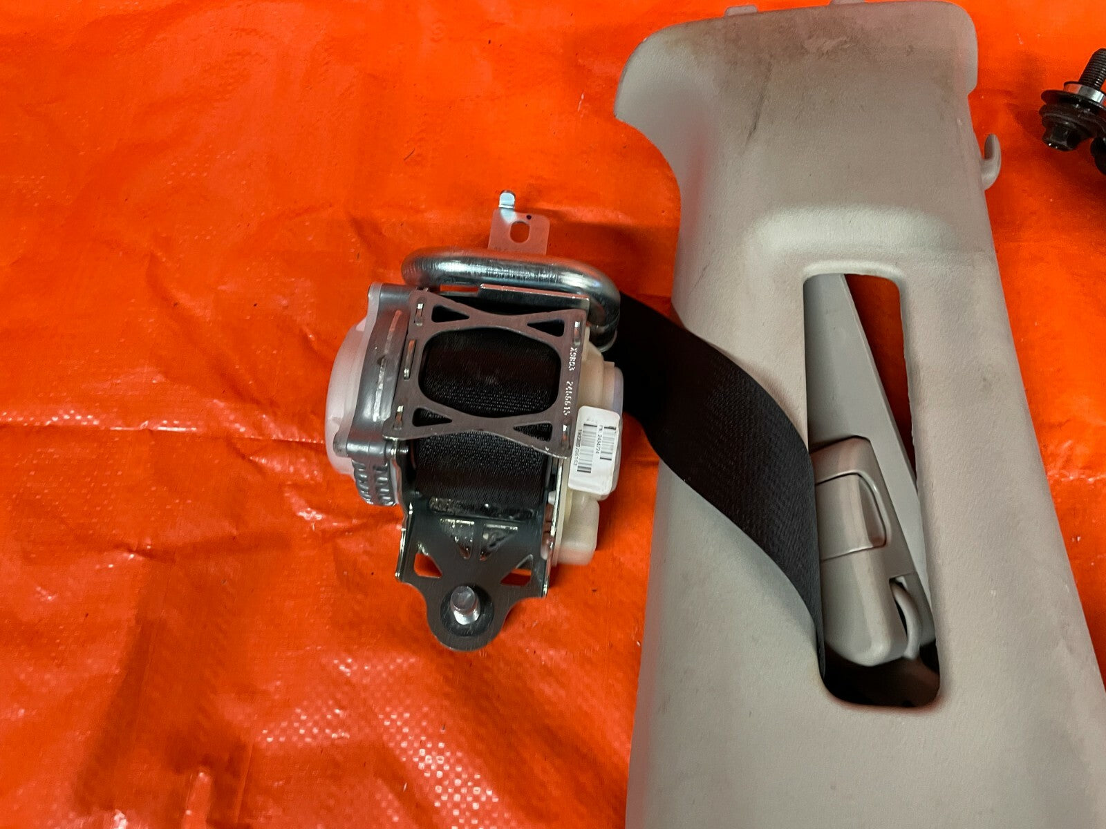 16 18 HONDA CIVIC   SEDAN MODEL   PASSENGER RIGHT FRONT SEAT SAFETY BELT OEM OE1