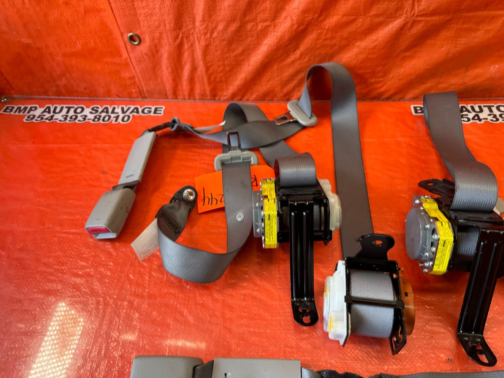 2009 09 LEXUS ES350   REAR SEAT BELT SET   LEFT & RIGHT SEAT BELTS GRAY OEM 24410