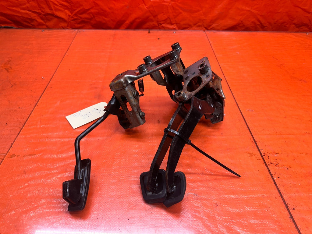 94 01 ACURA INTEGRA 5 SPEED MANUAL CLUTCH BRAKE PEDAL SET OEM #33113