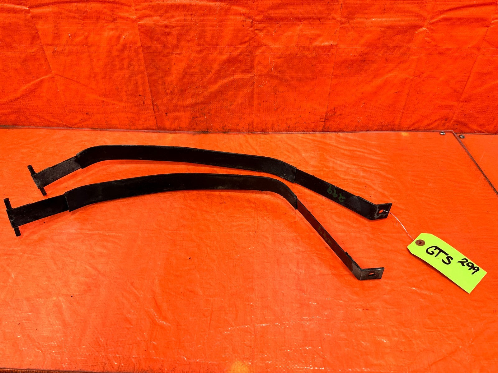 10 16 HYUNDAI GENESIS COUPE GASOLINE GAS FUEL TANK STRAP SET STRAPS SUPPORTS 2990