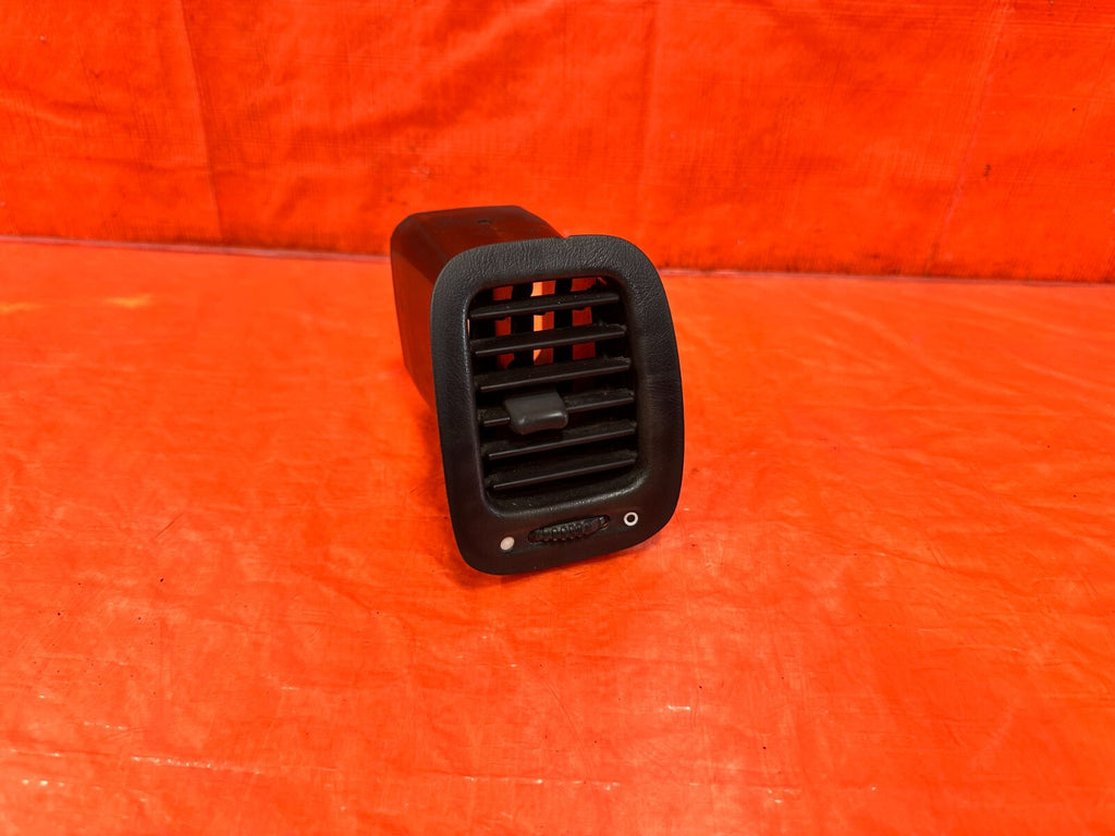 94 01 ACURA INTEGRA   PASSENGER RIGHT AC AIR CONDITIONING VENT R RH   OEM OE 2740