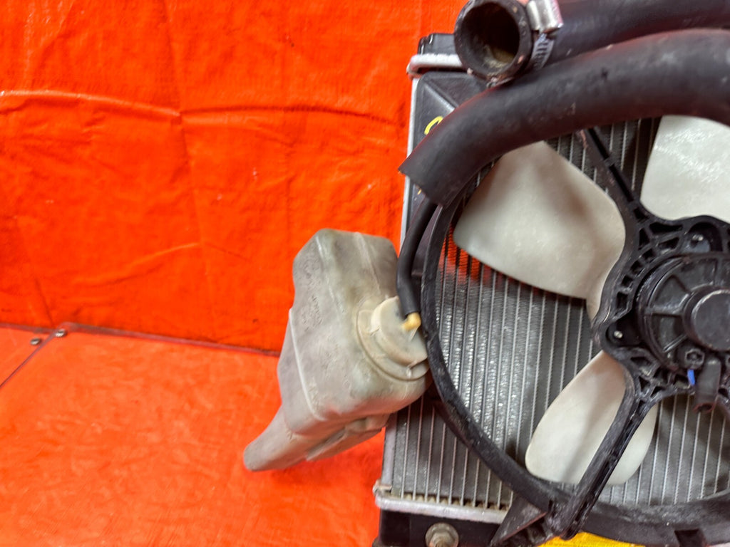 93 97 HONDA DEL SOL 92 00 CIVIC   RADIATOR W/ FAN & HOSES   OEM #29710