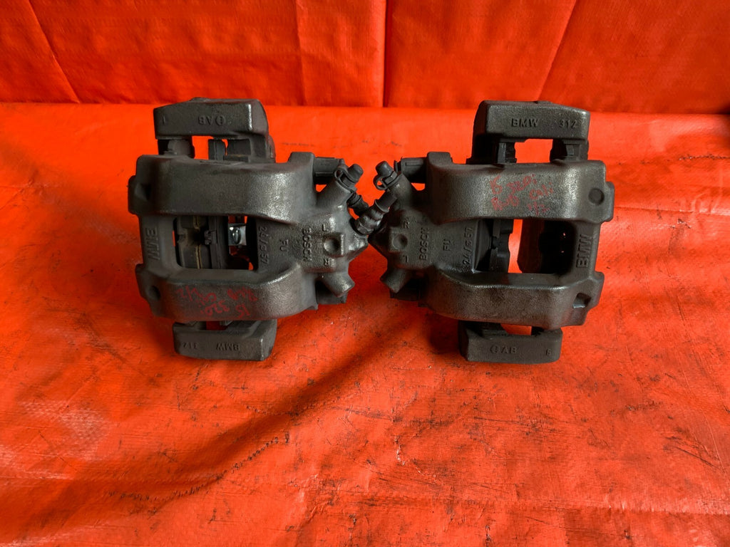 OEM 2015 BMW 320i RWD   FRONT BRAKE CALIPER SET   LEFT RIGHT CALIPERS 5