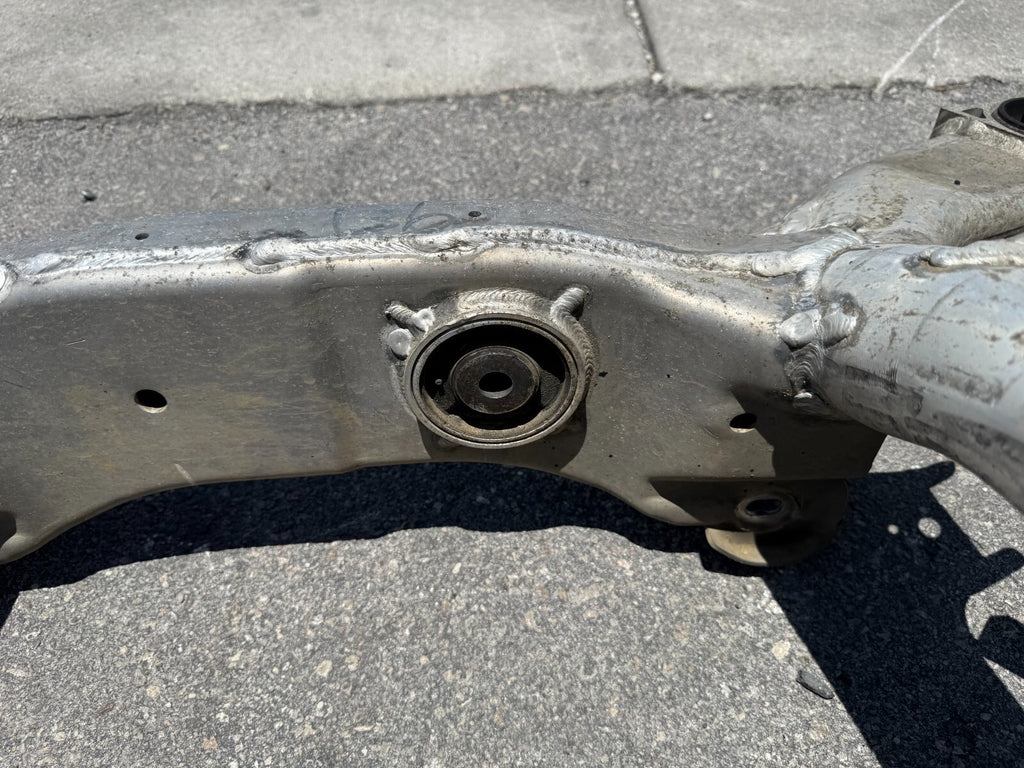 03 07 INFINITI G35 COUPE   REAR SUBFRAME CROSSMEMBER K FRAME   ALUMINUM OEM 29815