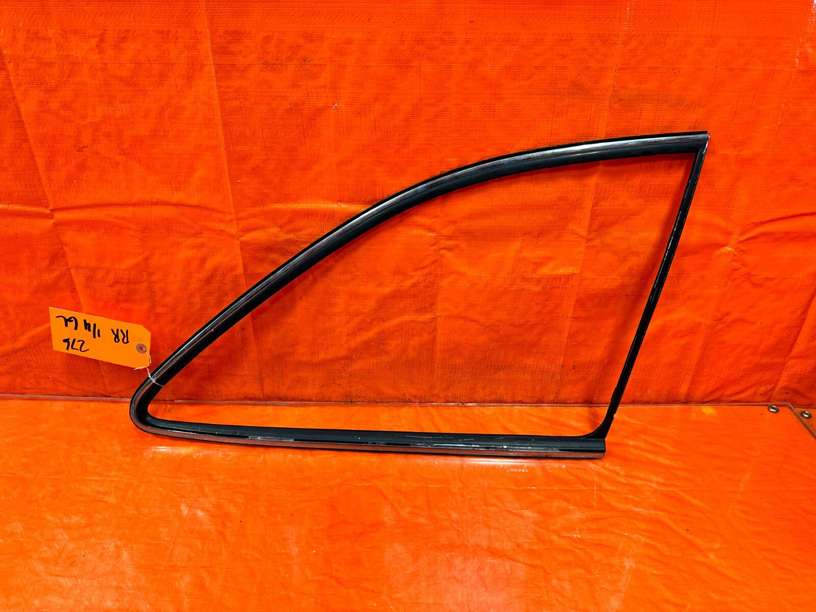 92 00 LEXUS SC300   PASSENGER RIGHT REAR QUARTER GLASS TRIM   OEM FACTORY #2760