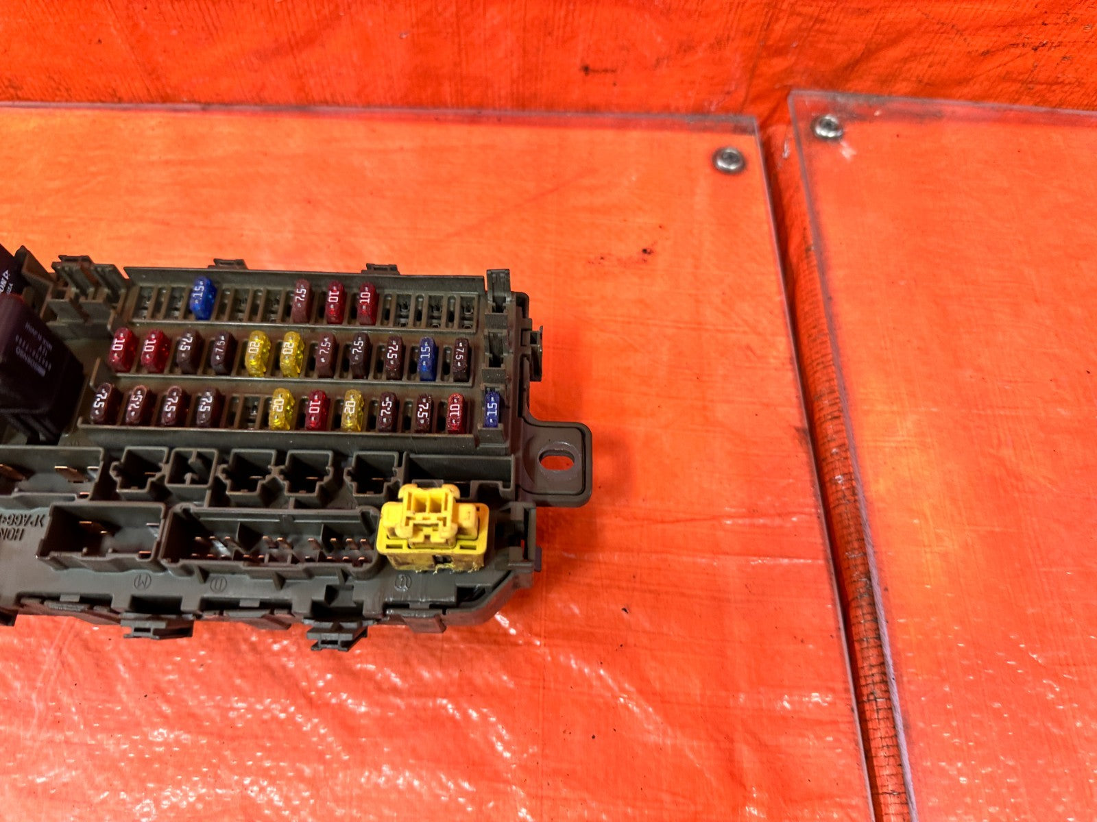 96 00 HONDA CIVIC   INTERIOR CABIN UNDER DASH FUSE BOX PANEL OEM #3192