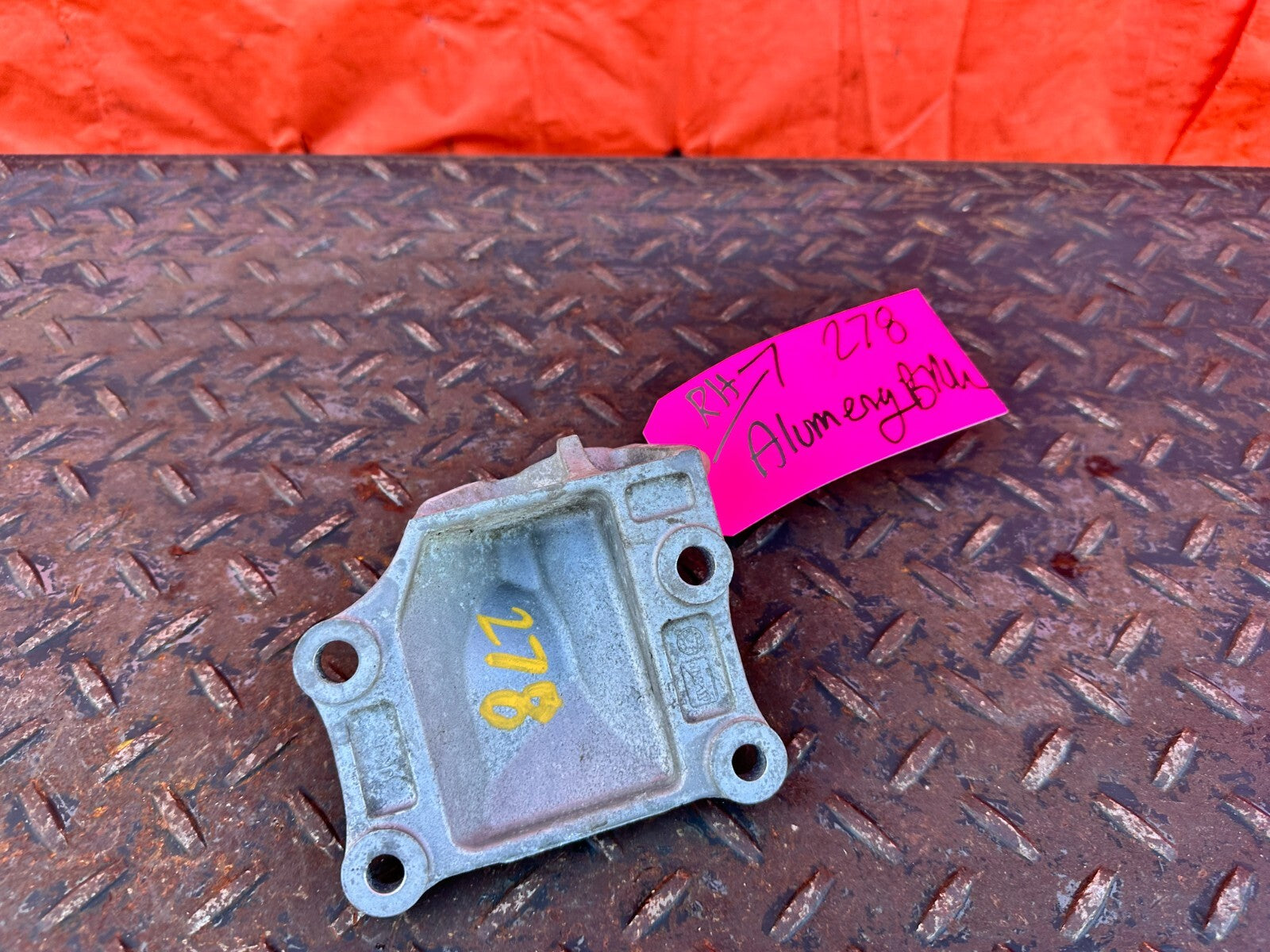 08 15 INFINITI G37 Q60   VQ37 RIGHT ALUMINUM ENGINE BRACKET RWD   OEM #2784