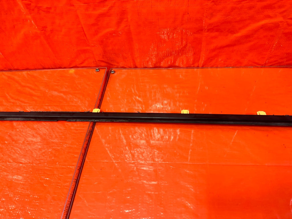 12 15 HONDA CIVIC SI 2D COUPE PASSENGER RIGHT FRONT EXTERIOR GLASS TRIM OEM 2697