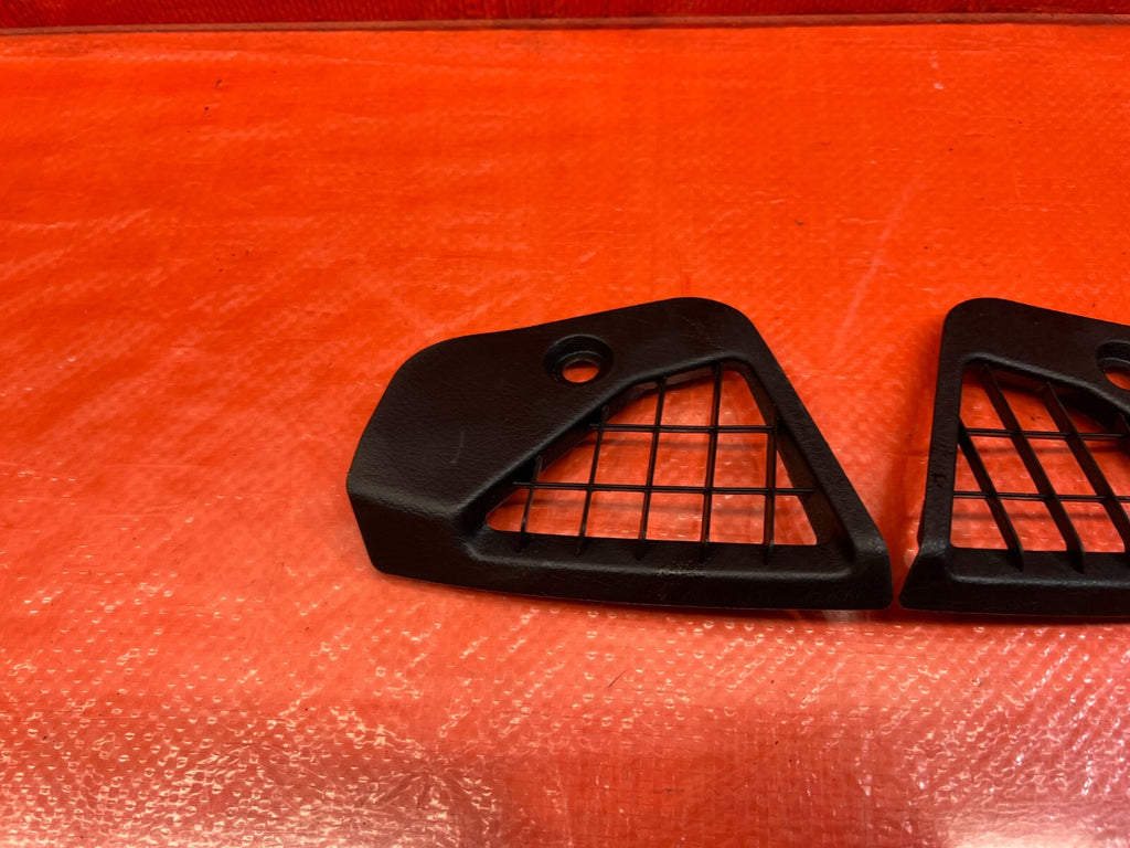 90 93 ACURA INTEGRA   LEFT AND RIGHT DASHBOARD AC DEFROSTER VENT SET   OEM #1606