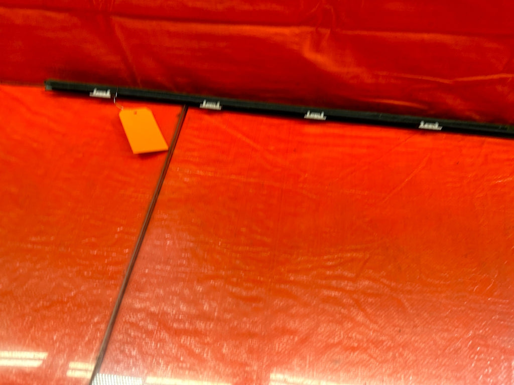 02 05 HONDA CIVIC SI EP3 HATCH   RIGHT FRONT EXTERIOR WINDOW GLASS TRIM OEM #21616