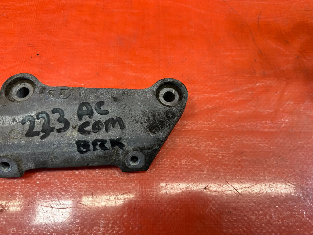 09 14 ACURA TSX 2.4L   AIR CONDITIONING AC COMPRESSOR PUMP BRACKET   OEM #2331