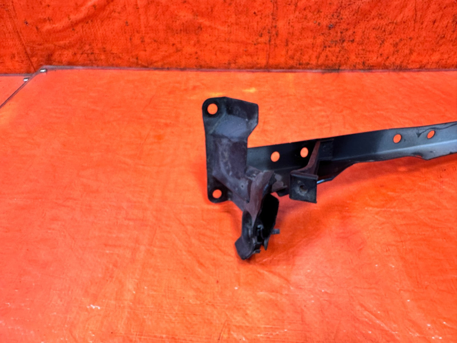 2008 2015 INFINITI G37 Q60 RADIATOR SUPPORT UPPER MOUNT BRACKET OEM 3288