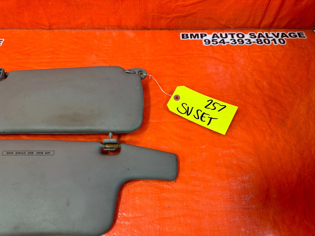 92 95 HONDA CIVIC   LEFT AND RIGHT SUN VISORS PAIR SET   GRAY   OEM #2572