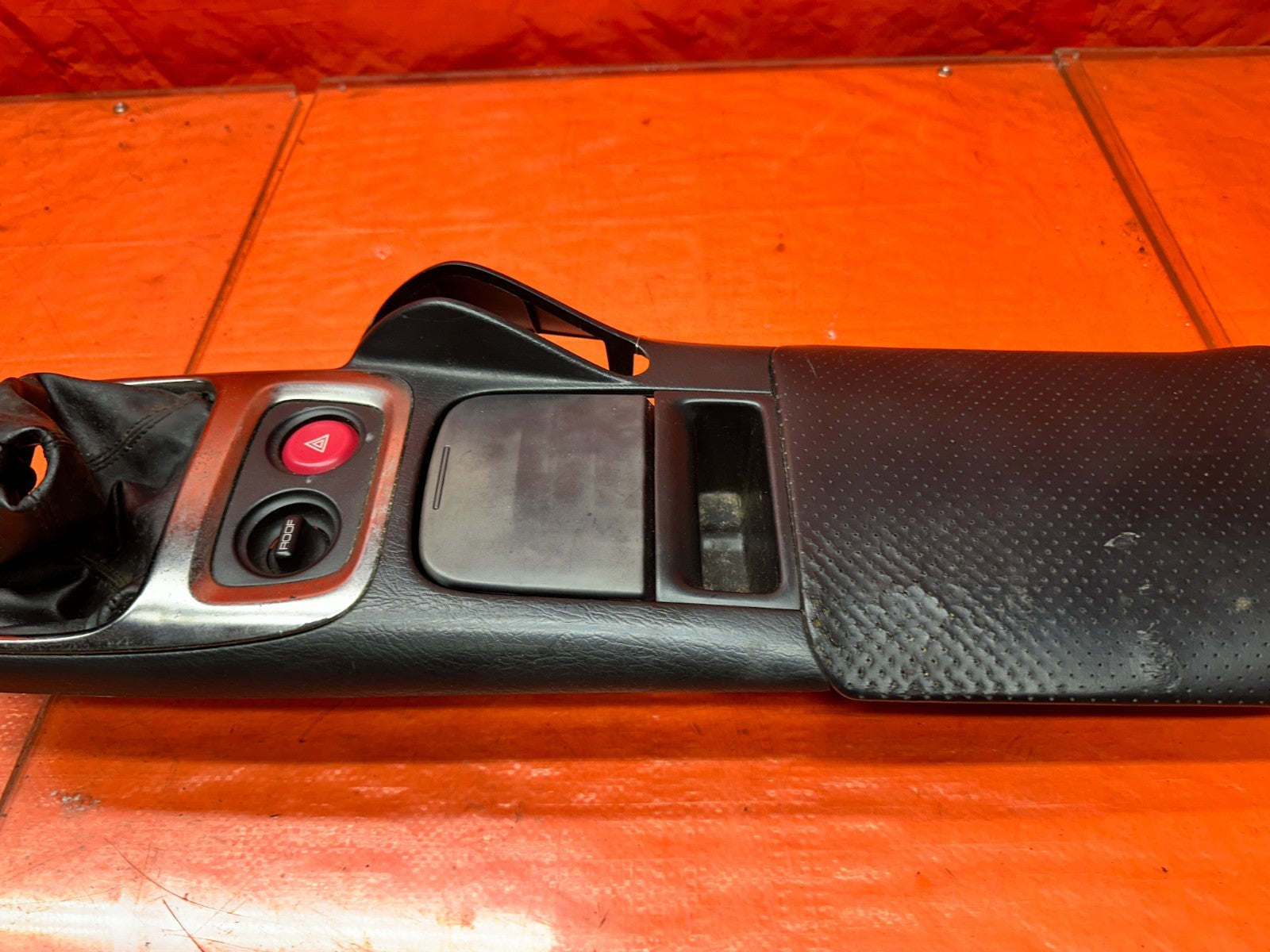 00 03 HONDA S2000 AP1 2.0L CENTER CONSOLE ARMREST SHIFTER TRIM BEZEL BLACK #3371