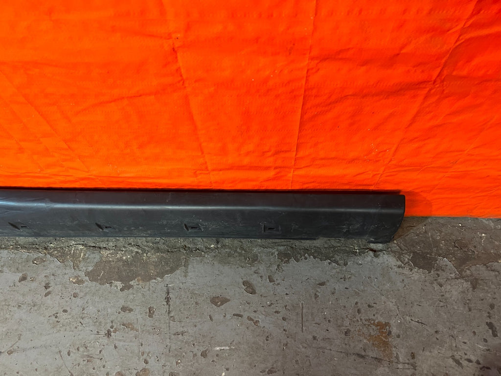 94 01 ACURA INTEGRA   2 DOOR   SIDE SKIRT ROCKER MODLING RIGHT SIDE OEM #1482