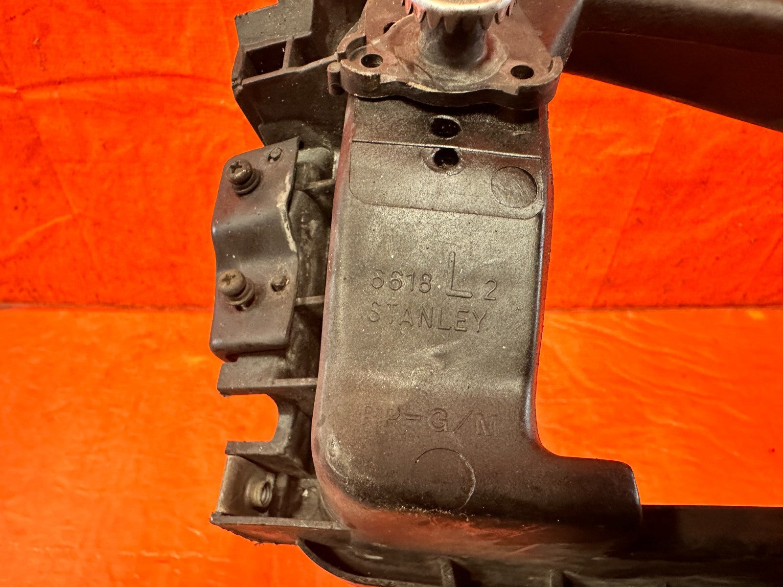 92 95 HONDA CIVIC   2D COUPE   DRIVER LEFT HEADLIGHT BRACKET HOUSING 3275