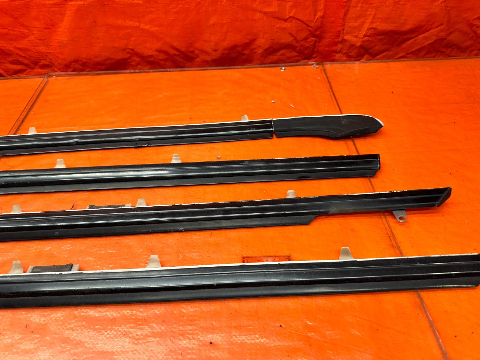 94-01 ACURA INTEGRA 4D 1.8L DOOR WINDOW GLASS TRIM DRIP RETAINER SET OF 4 #3417
