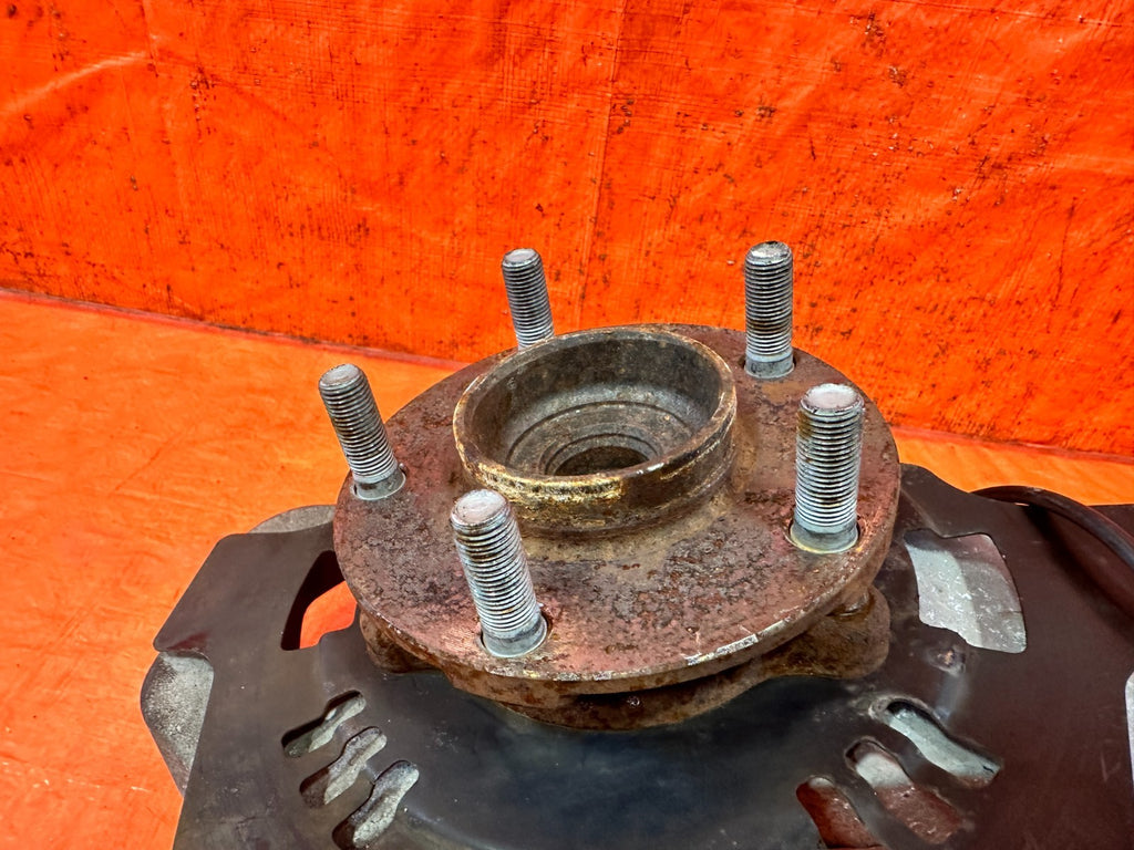 08 12 INFINITI G37 SPORT   DRIVER LEFT FRONT SPINDLE KNUCKLE HUB   OEM #3284