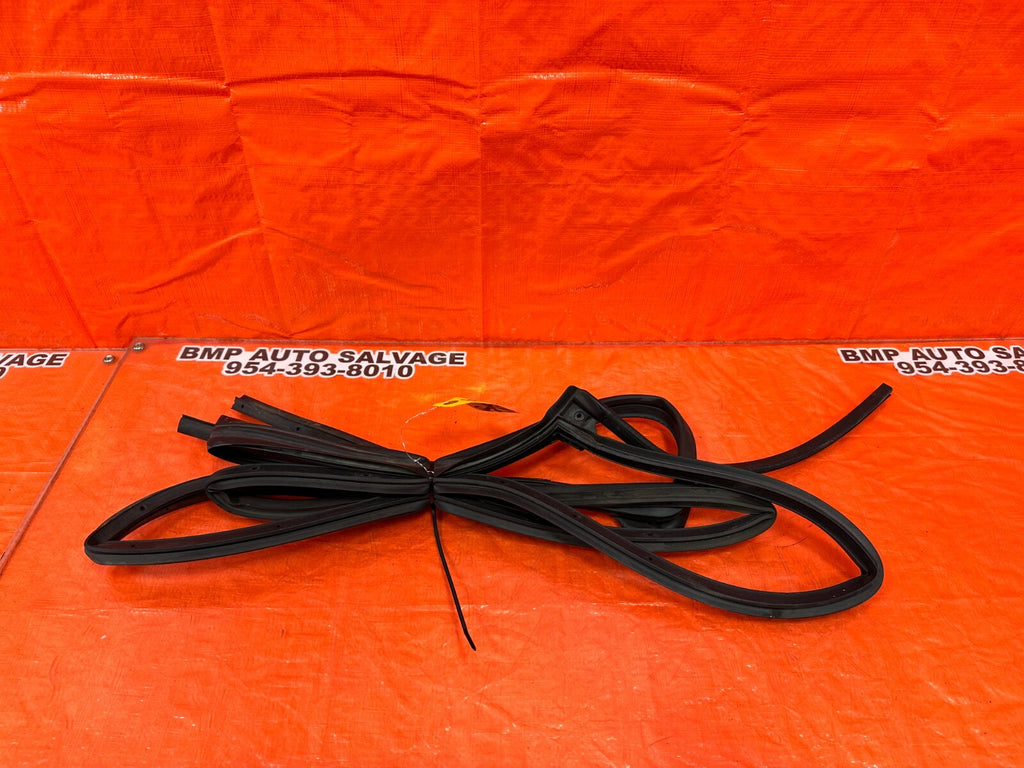 15 21 SUBARU WRX STI PASSENGER RIGHT REAR DOOR WEATHER STRIP RUBBER GASKET OEM0