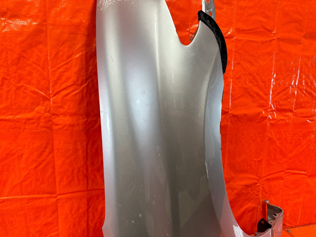 06 11 HONDA CIVIC SEDAN   FENDER   RIGHT SIDE   GRAY COLOR   OEM #27010