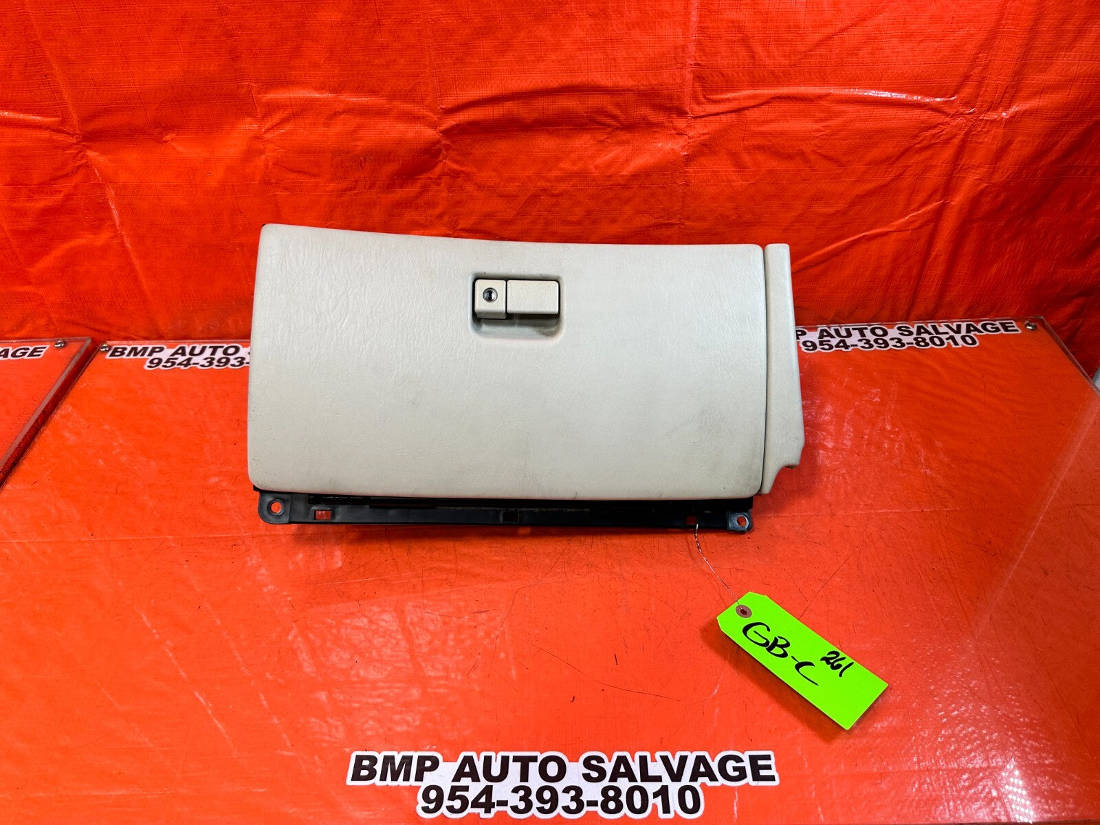02 06 LEXUS SC430   GLOVE BOX ASSEMBLY   ECRU COLOR   OEM #2610