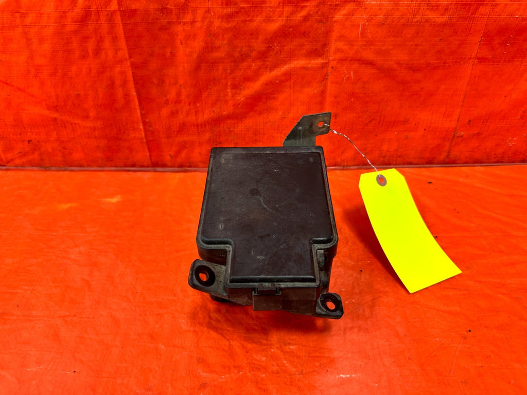93 97 HONDA DEL SOL   EXTERIOR / ENGINE BAY   FUSE BOX PANEL   OEM #2952