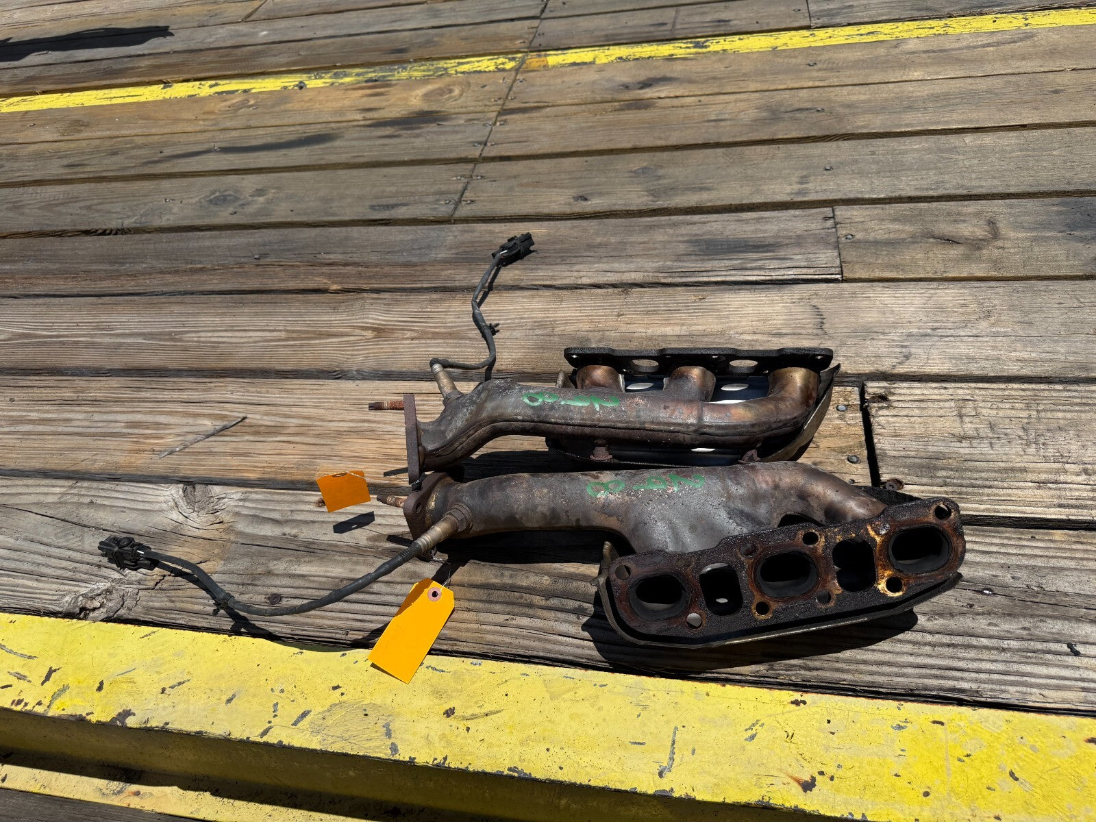 03 07 INFINITI G35 COUPE   VQ35DE LEFT RIGHT EXHAUST MANIFOLD MANIFOLDS OEM 29811