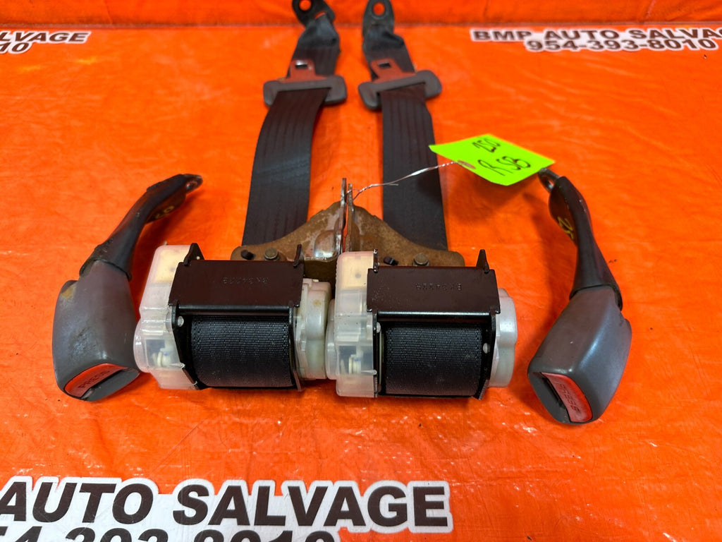00 01 TOYOTA CELICA   REAR SEAT BELT SET   LEFT & RIGHT SEAT BELTS GRAY OEM 2506