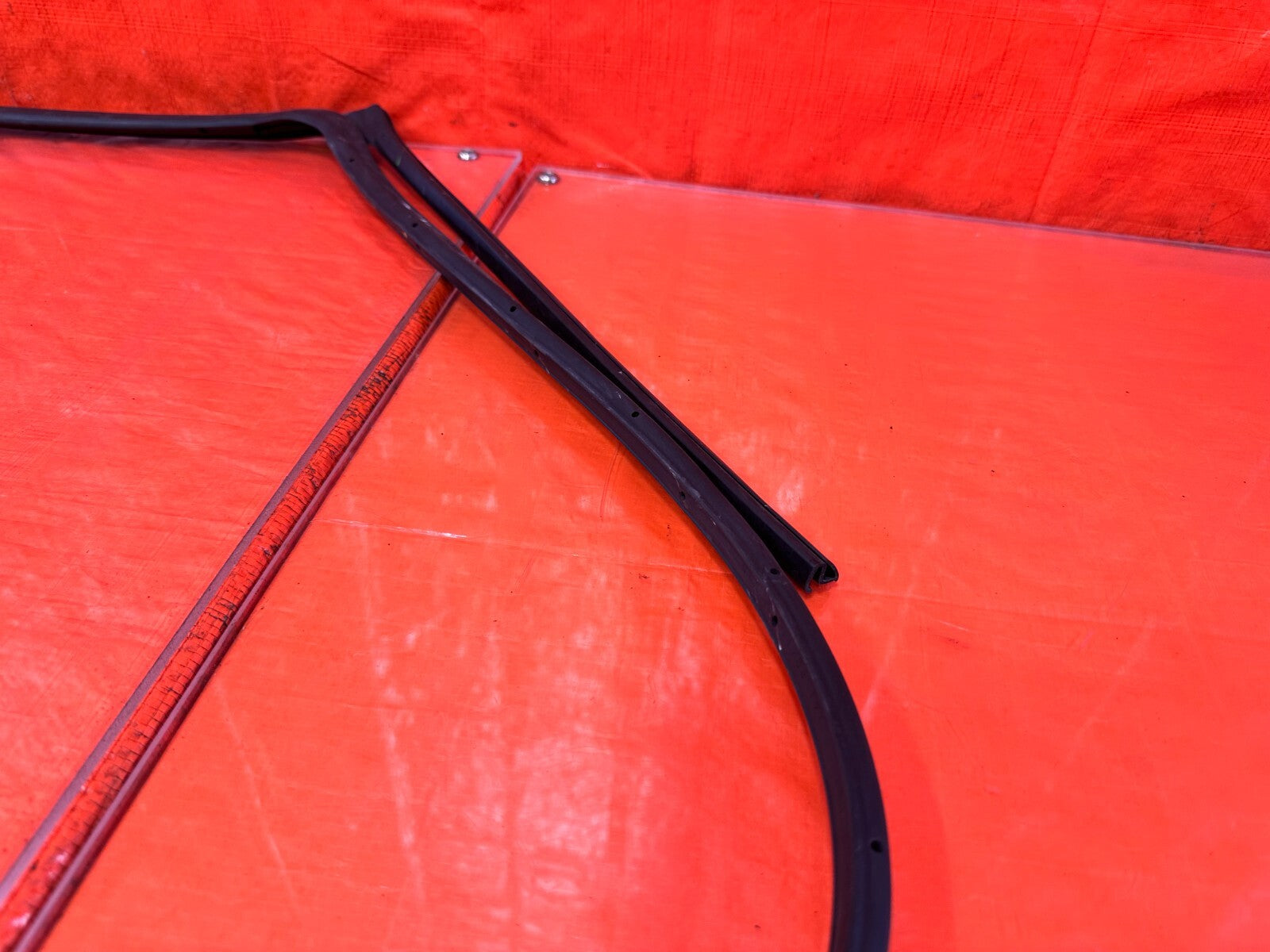 04 08 ACURA TSX   DRIVER LEFT REAR DOOR WEATHER STRIP TRIM SEAL GASKET OEM 2757