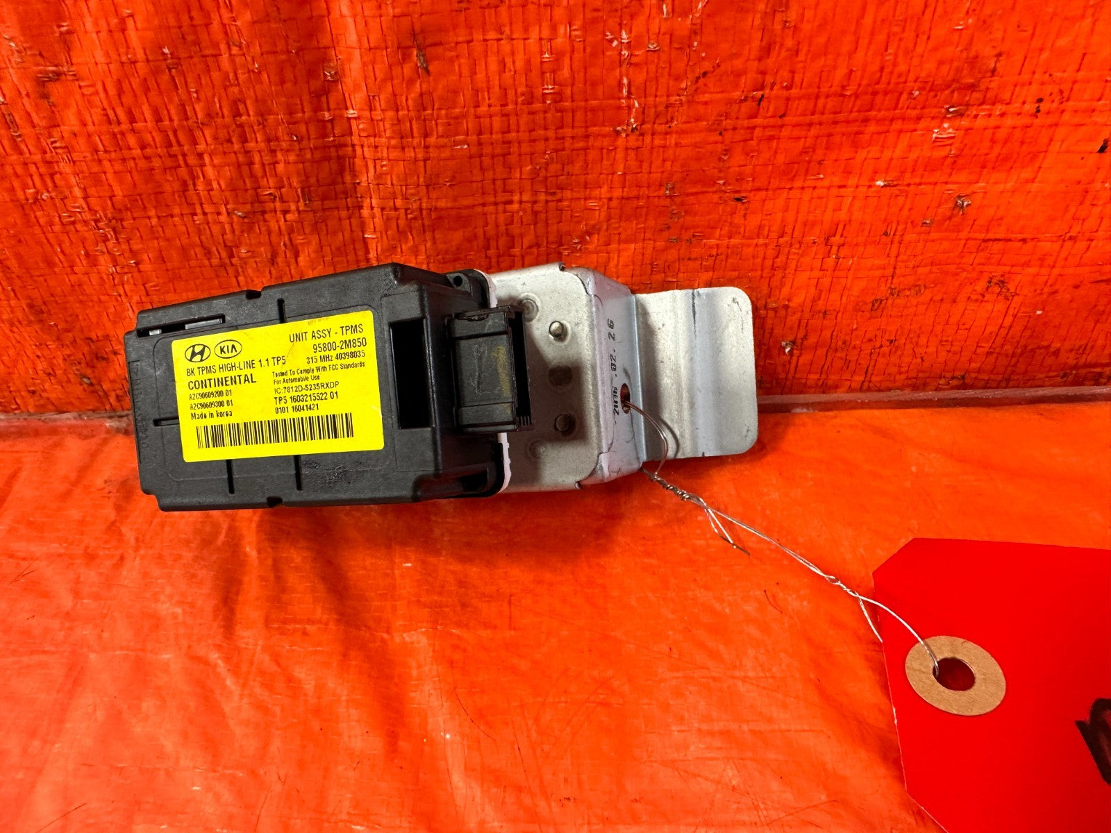 13 16 HYUNDAI GENESIS COUPE   TIRE PRESSURE MONITORING TPMS SENSOR   OEM #3022