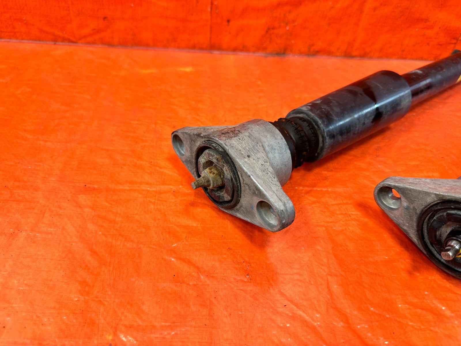 13 16 HYUNDAI GENESIS COUPE 3.8L   SPORT MODEL W/ BREMBO   REAR SHOCKS OEM 2994