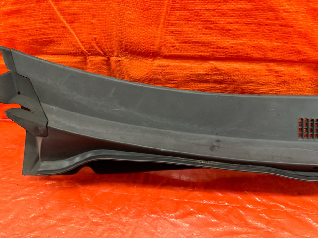 02 05 HONDA CIVIC SI EP3 HATCH   WIPER COWL TRIM   PASSENGER RIGHT SIDE OEM #1866