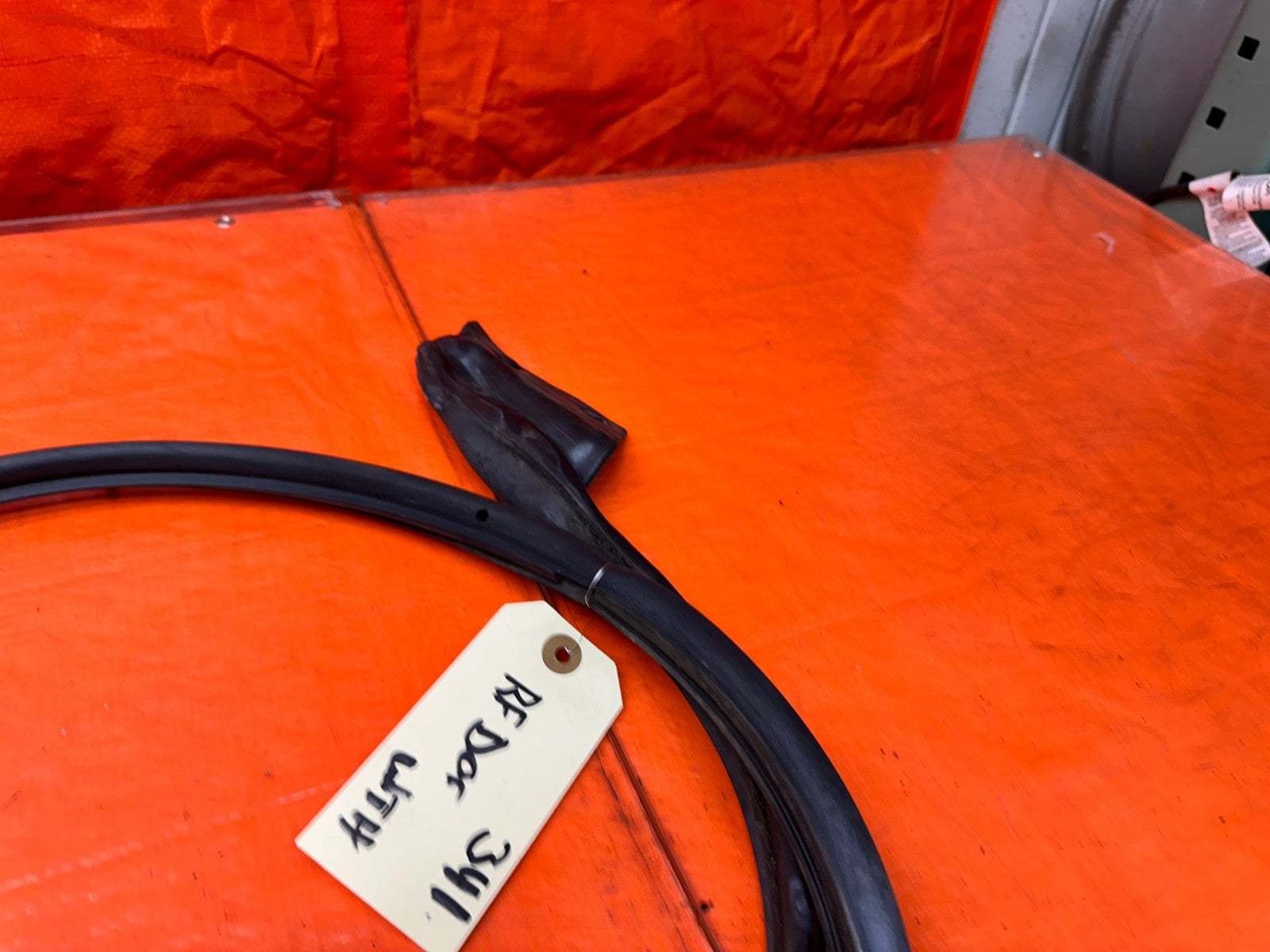 94-01 ACURA INTEGRA 4D RIGHT FRONT PASSENGER DOOR WEATHER STRIP SEAL OEM #3419