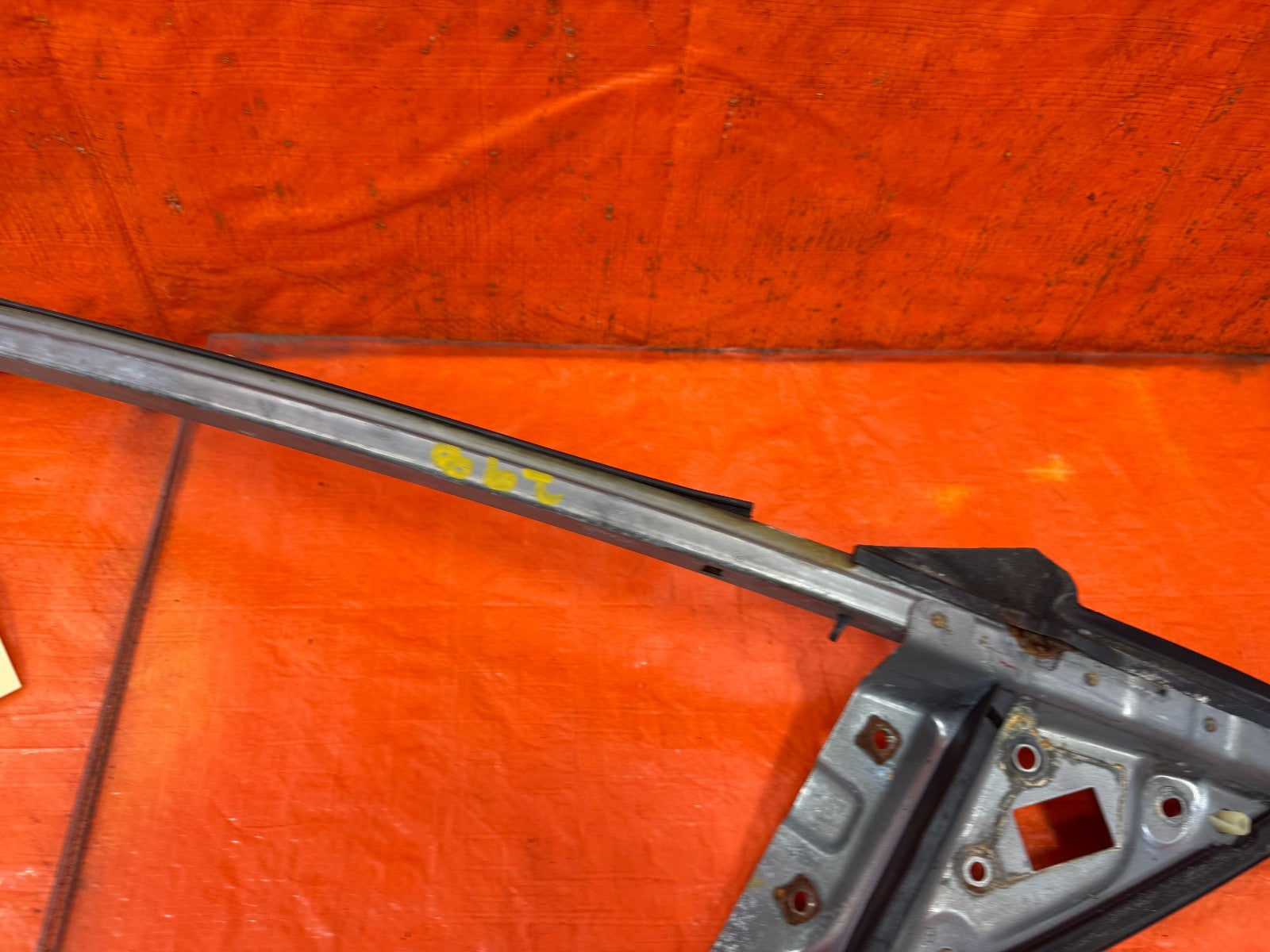08 13 INFINITI G37 COUPE 2D   WINDOW GUIDE GLASS GUIDE   RIGHT SIDE   OEM #3287