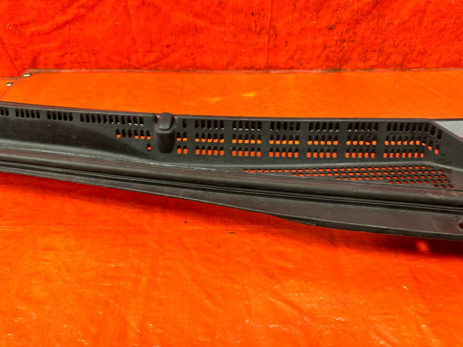 13 16 HYUNDAI GENESIS COUPE   WINDSHIELD WIPER COWL TRIM PLASTIC   OEM 31811