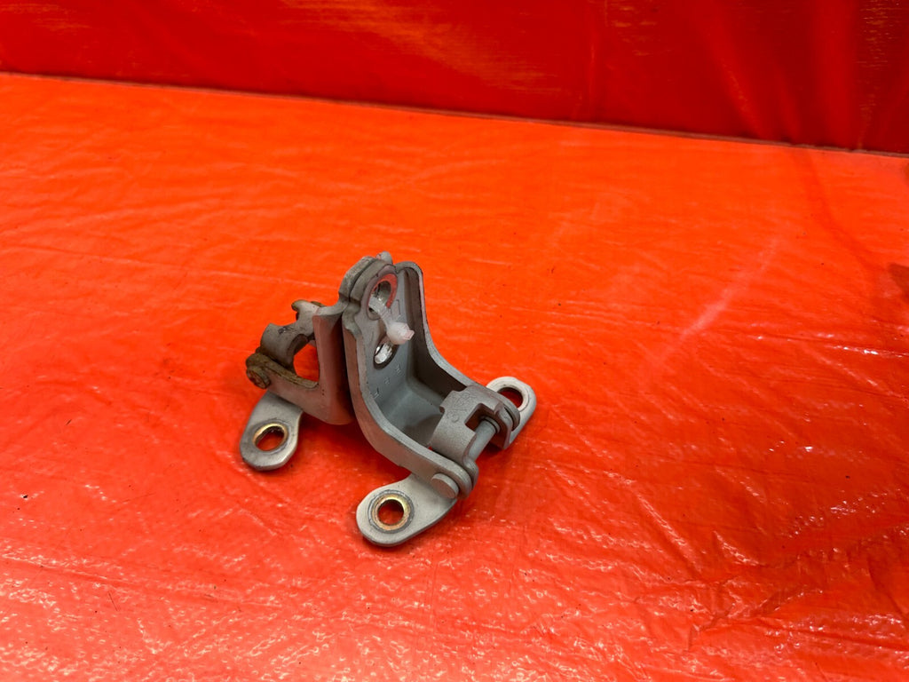 02 06 ACURA RSX   PASSENGER RIGHT FRONT DOOR HINGE SET UPPER LOWER   OEM #1830