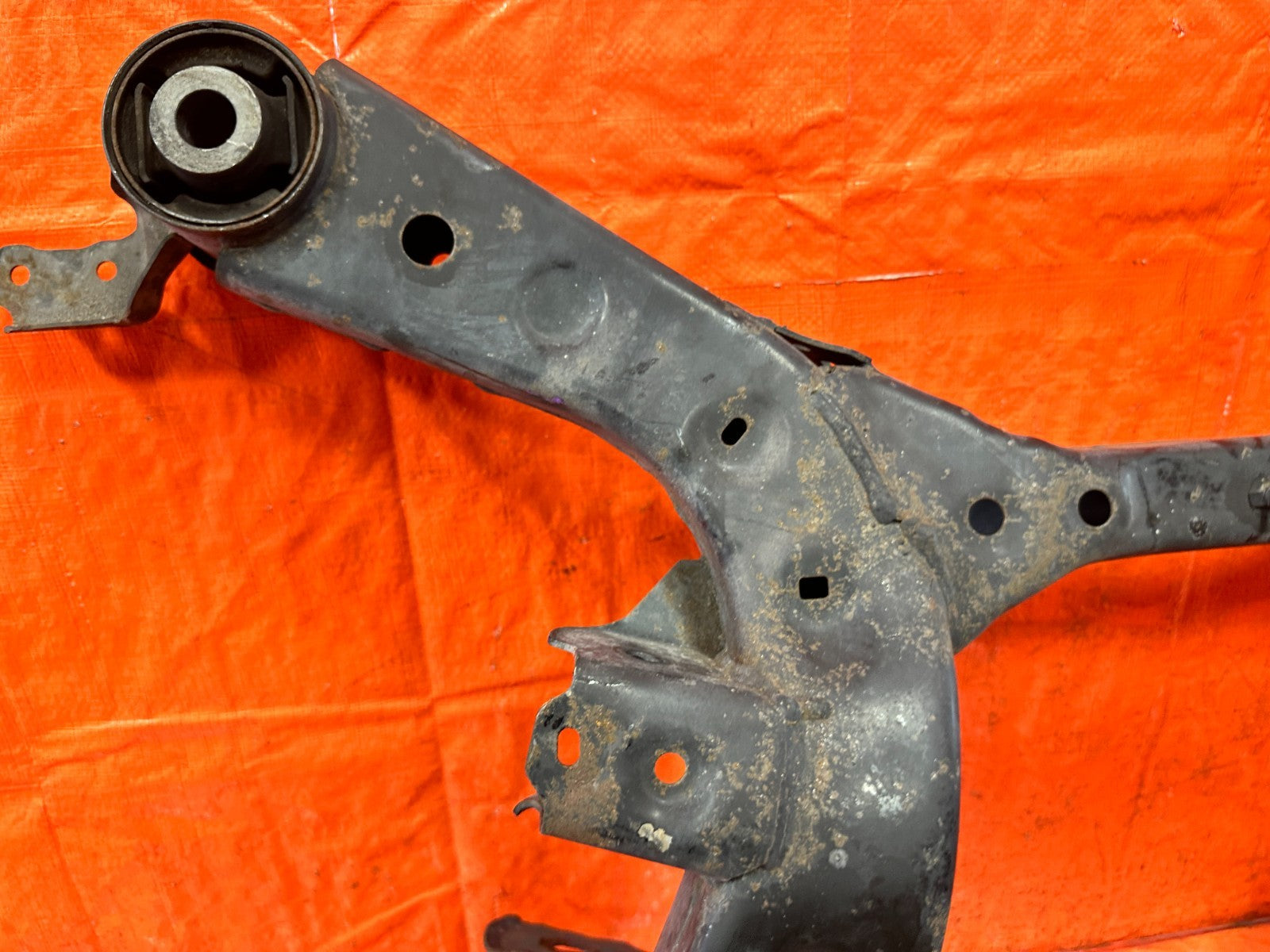 2008 2015 INFINITI G37 REAR SUBFRAME CROSSMEMBER SUSPENSION OEM 55400 JL00B 32812