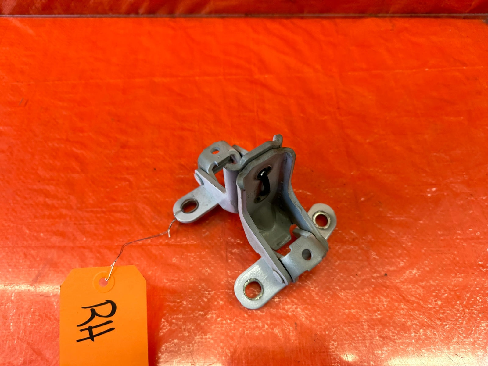 10 16 HYUNDAI GENESIS COUPE PASSENGER RIGHT  DOOR HINGE SET UPPER LOWER OEM #2196