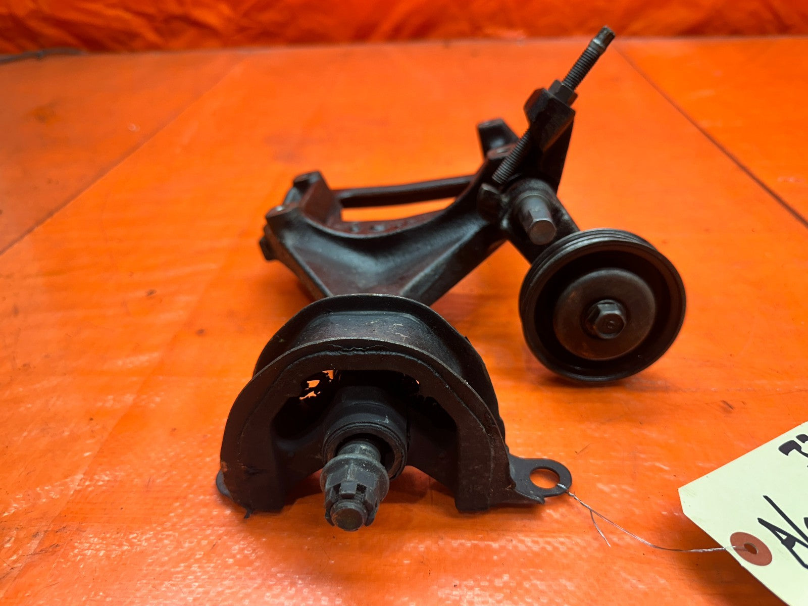 94 01 ACURA INTEGRA 1.8L B18B1 AC COMPRESSOR BRACKET TENSIONER OEM #3317