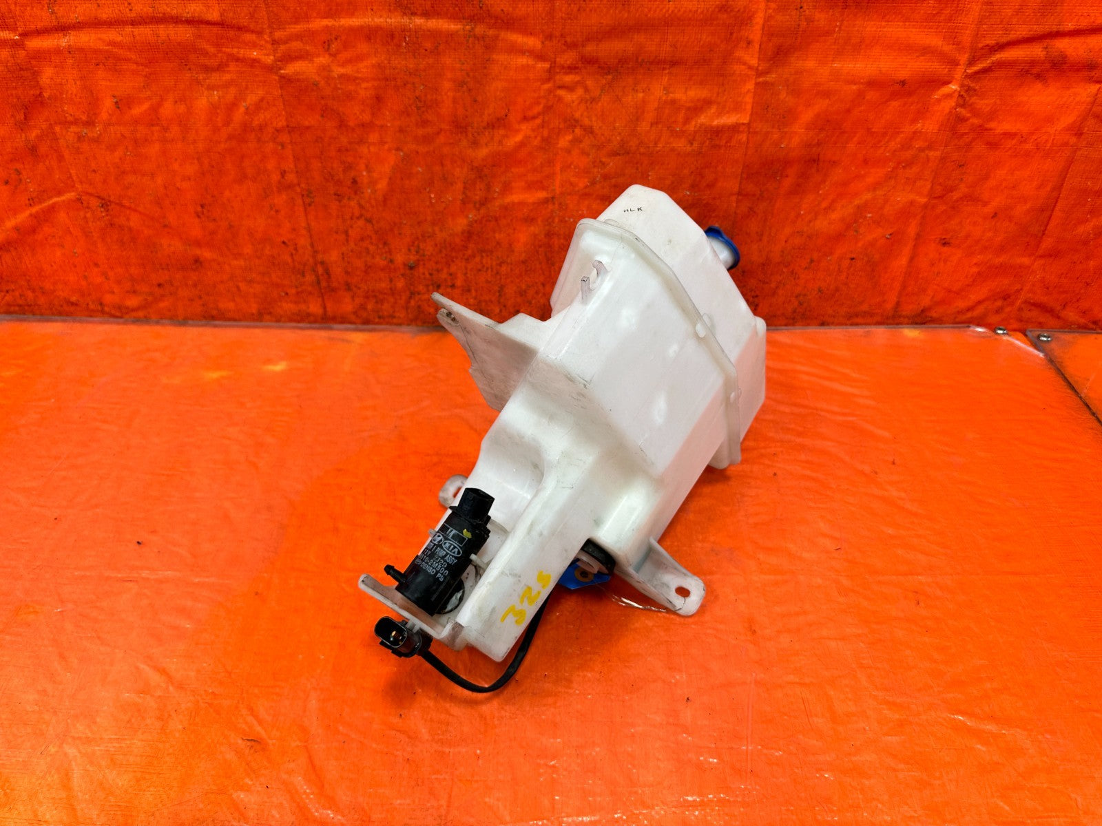 13 16 HYUNDAI GENESIS COUPE WINDSHIELD WIPER FLUID RESERVOIR TANK W/ MOTORS #3257