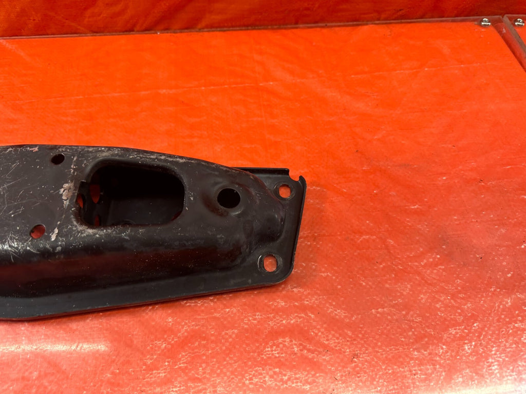 08 15 INFINITI G37 & Q60 COUPE   RWD ONLY   MANUAL TRANSMISSION BRACKET OEM #2074