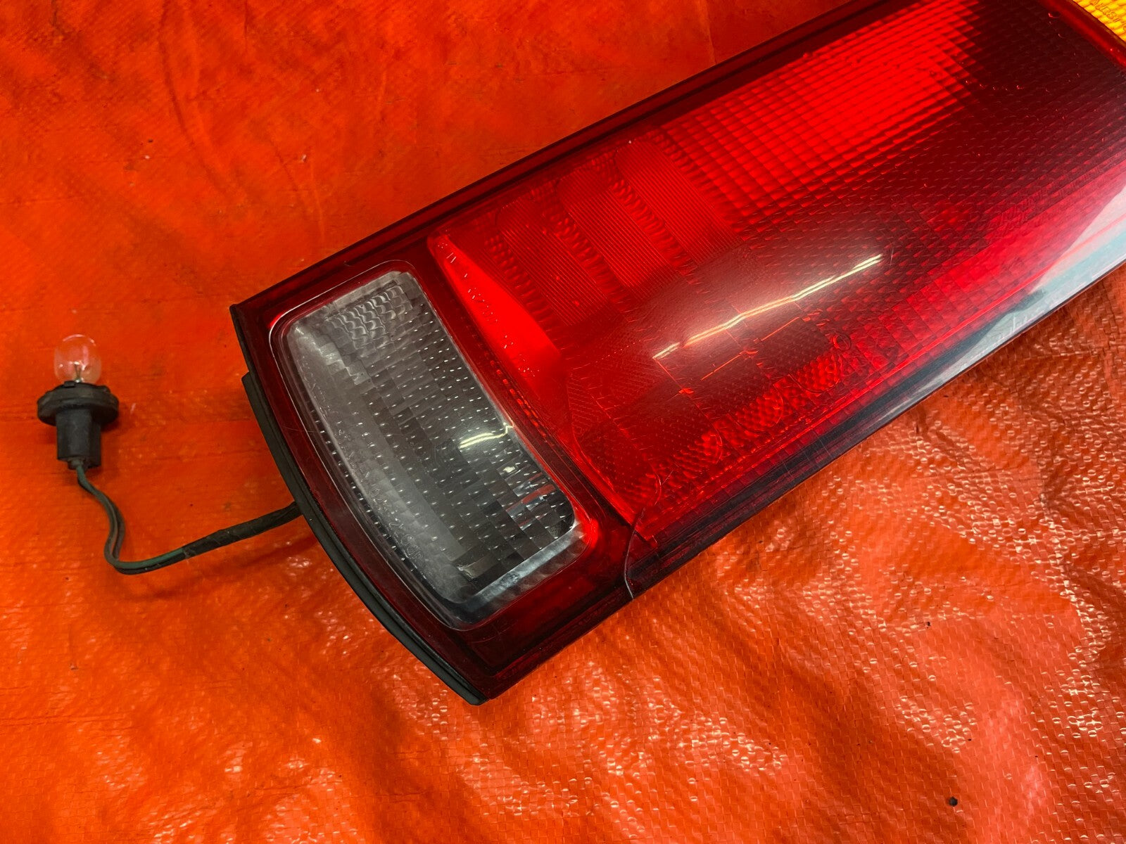 97 01 HONDA CR V CRV   PASSENGER RIGHT   TAIL LIGHT LAMP W/ HARNESS OEM #676