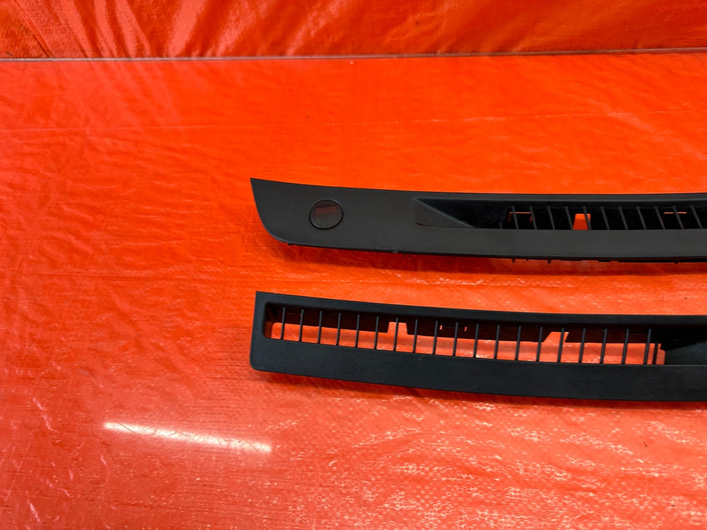 08 15 INFINITI G37 & Q60 2D COUPE   DASHBOARD DASH BOARD DEFROSTER GRILLE LH RH7