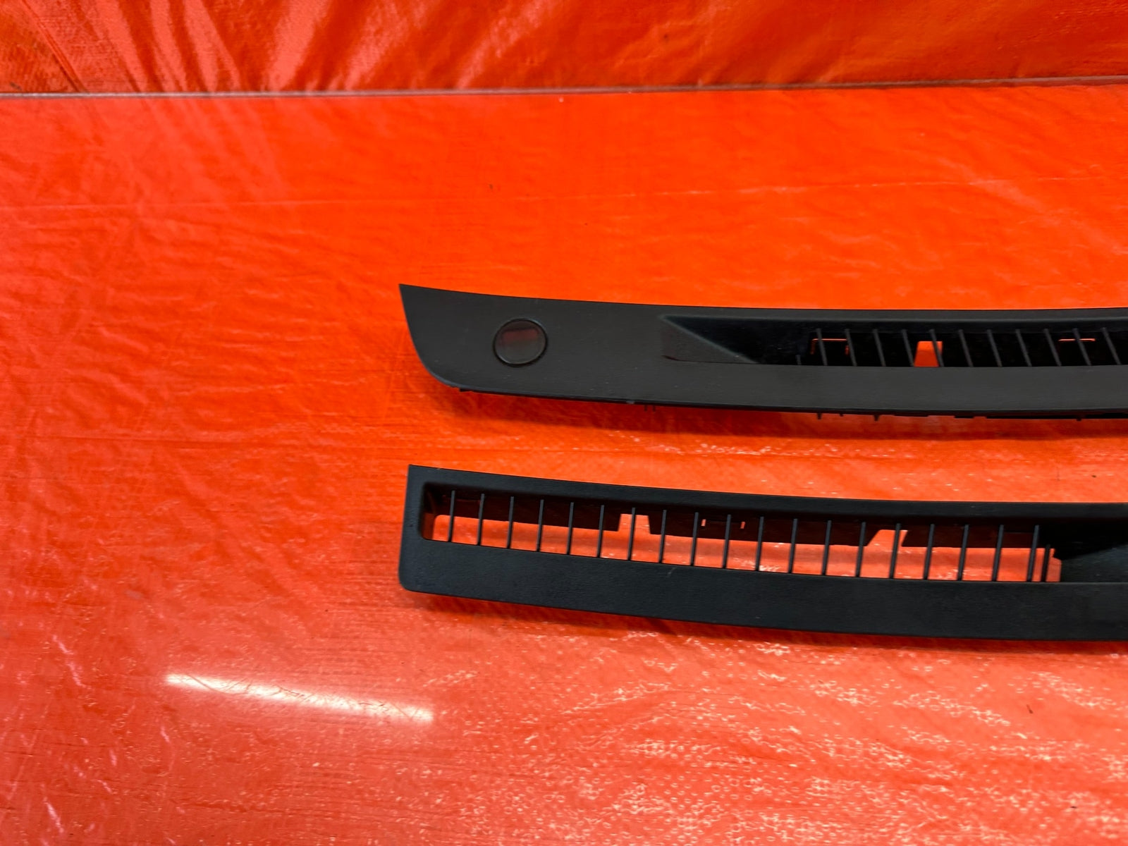 08 15 INFINITI G37 & Q60 2D COUPE   DASHBOARD DASH BOARD DEFROSTER GRILLE LH RH7
