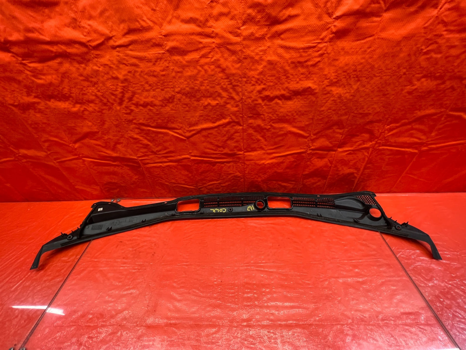 98 02 HONDA ACCORD   WINDSHIELD WIPER COWL TRIM PLASTIC   OEM FACTORY #16710