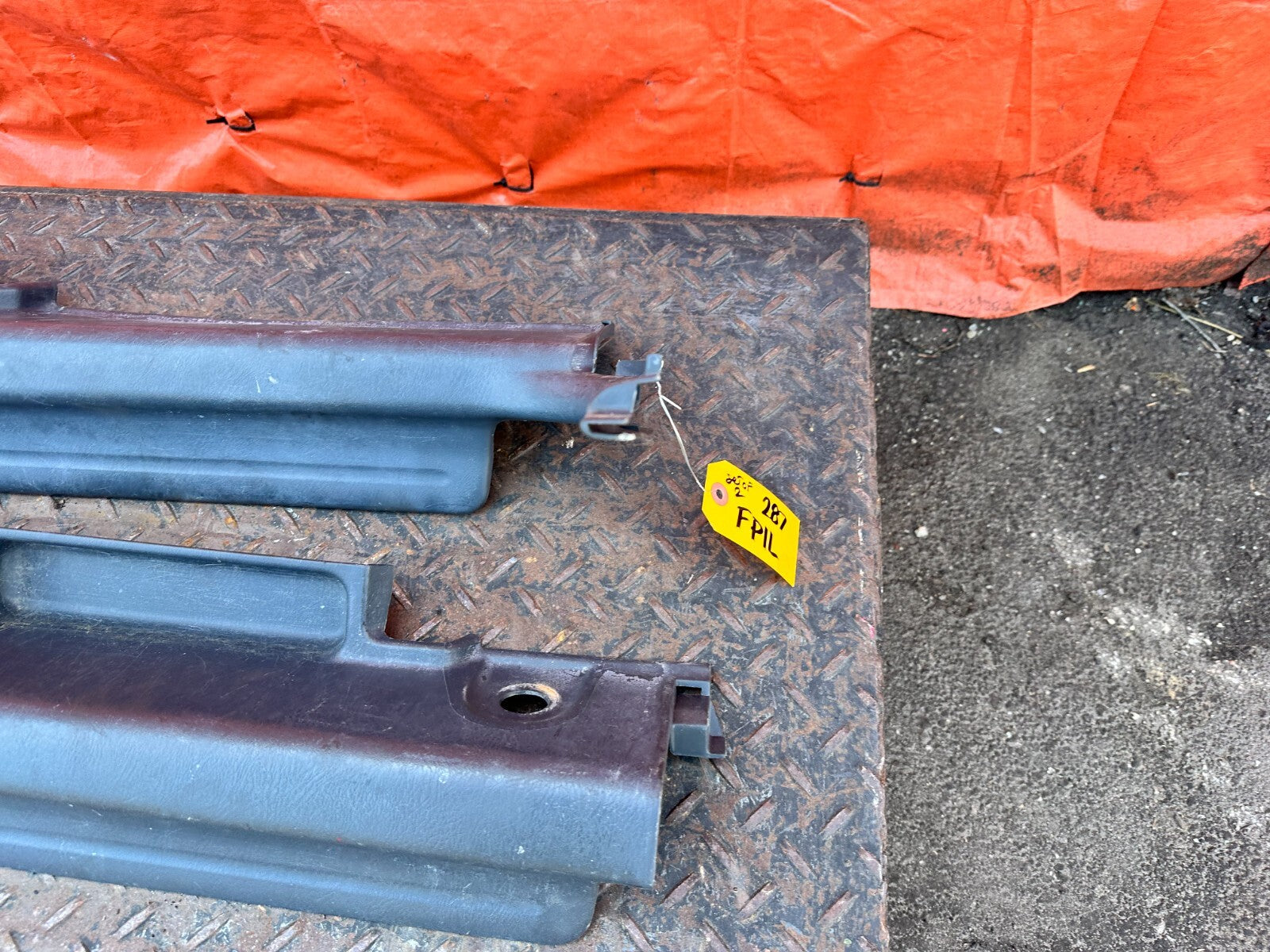 96 00 HONDA CIVIC   HATCHBACK   LEFT AND RIGHT FLOOR PILLARS SCUFF PLATE SET 28715