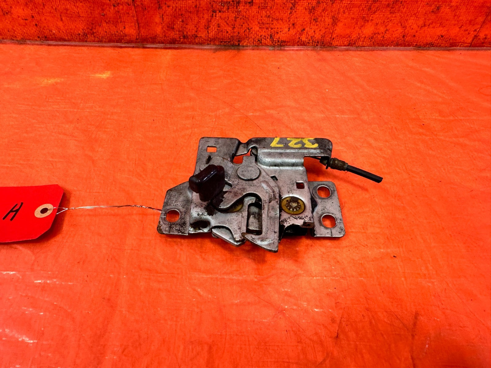 92 95 HONDA CIVIC   HOOD LATCH LOCKING MECHANISM LOCK   OEM FACTORY #3272