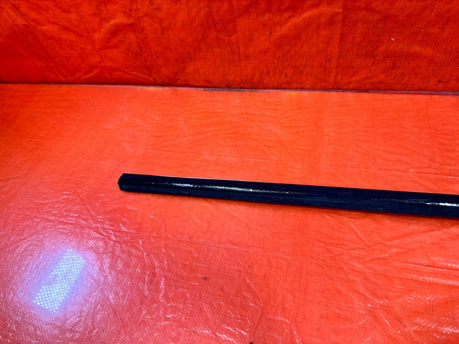90 91 HONDA CIVIC HATCHBACK   DRIVER LEFT EXTERIOR WINDOW GLASS TRIM   OEM 3255