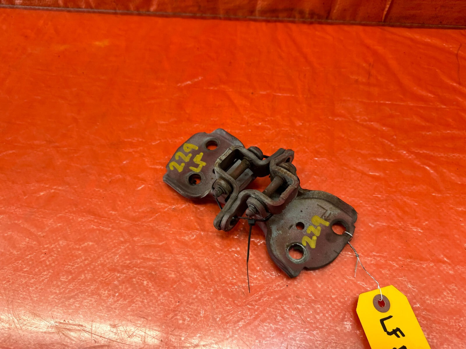 90 01 ACURA INTEGRA SEDAN 4D   DOOR HINGE SET UPPER & LOWER LEFT FRONT OEM #2293