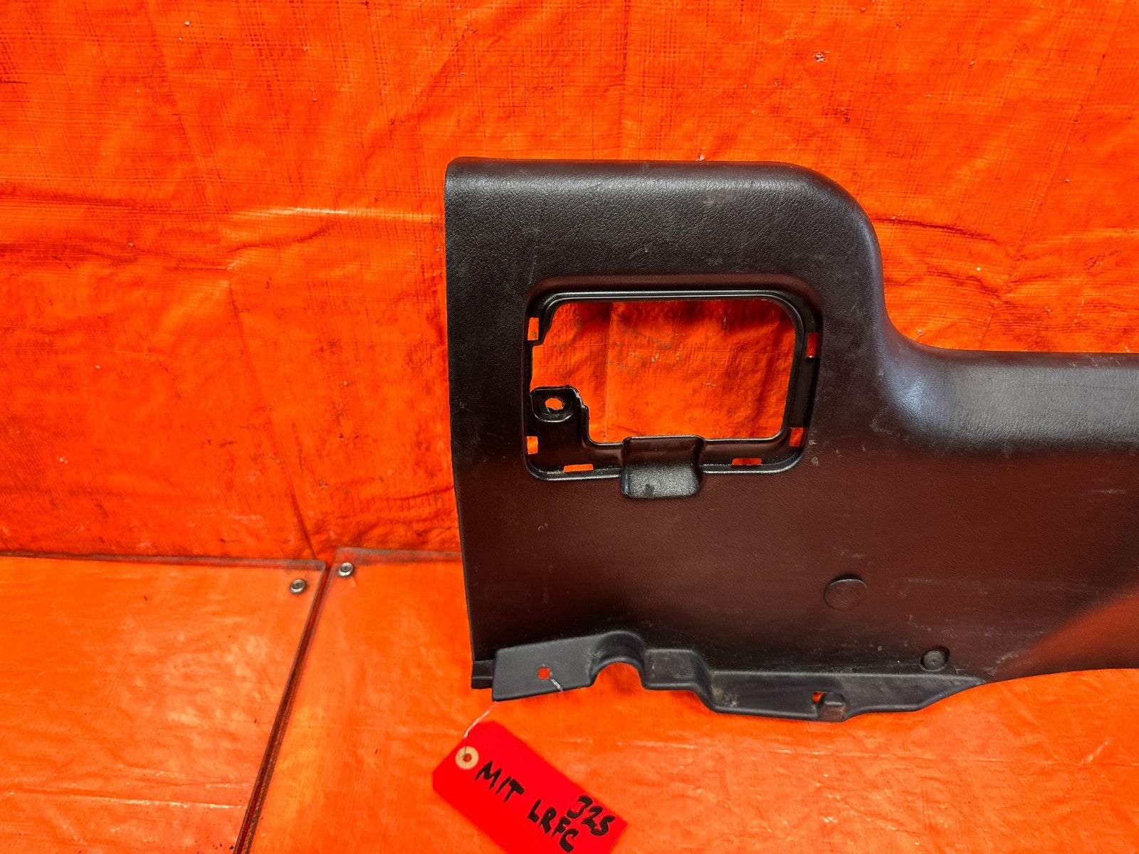 90 91 HONDA CIVIC HATCHBACK TAIL GATE TRUNK LATCH STRIKER TRIM LIGHT COVER 3252